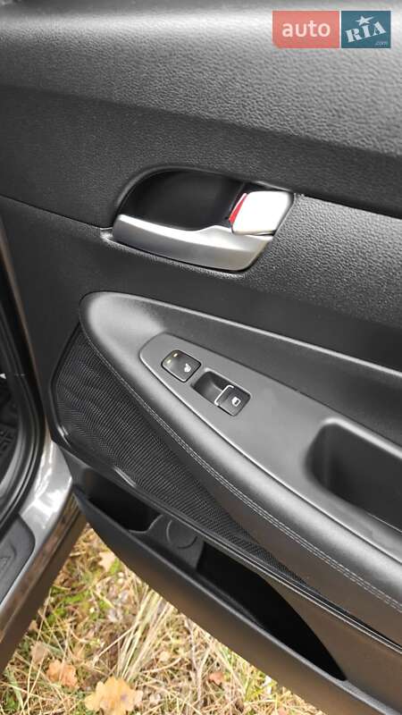 Позашляховик / Кросовер Hyundai Santa FE 2018 в Черкасах фото 20 Позашляховик / Кросовер Hyundai Santa FE 2018 в Черкасах