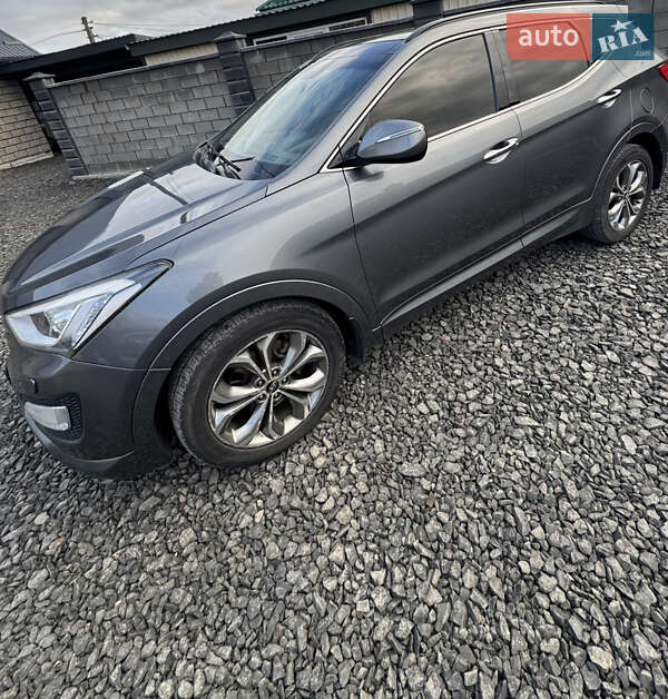 Позашляховик / Кросовер Hyundai Santa FE 2013 в Вараші