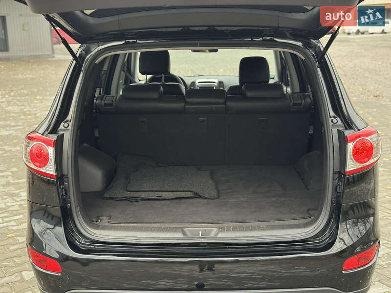 Внедорожник / Кроссовер Hyundai Santa FE 2011 в Ровно