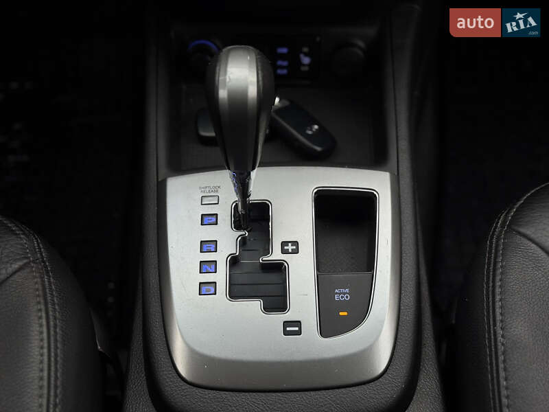 Внедорожник / Кроссовер Hyundai Santa FE 2011 в Ровно