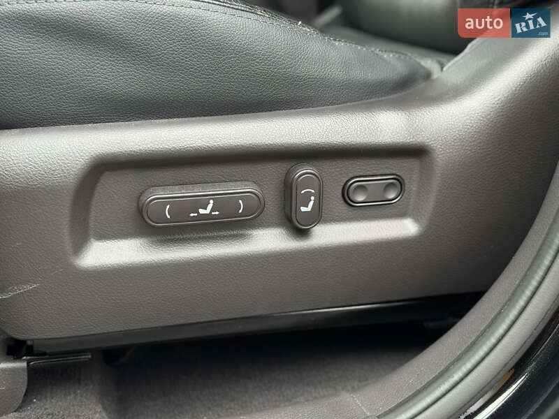 Внедорожник / Кроссовер Hyundai Santa FE 2011 в Ровно