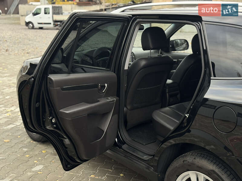 Внедорожник / Кроссовер Hyundai Santa FE 2011 в Ровно