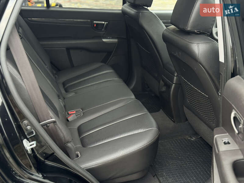 Внедорожник / Кроссовер Hyundai Santa FE 2011 в Ровно