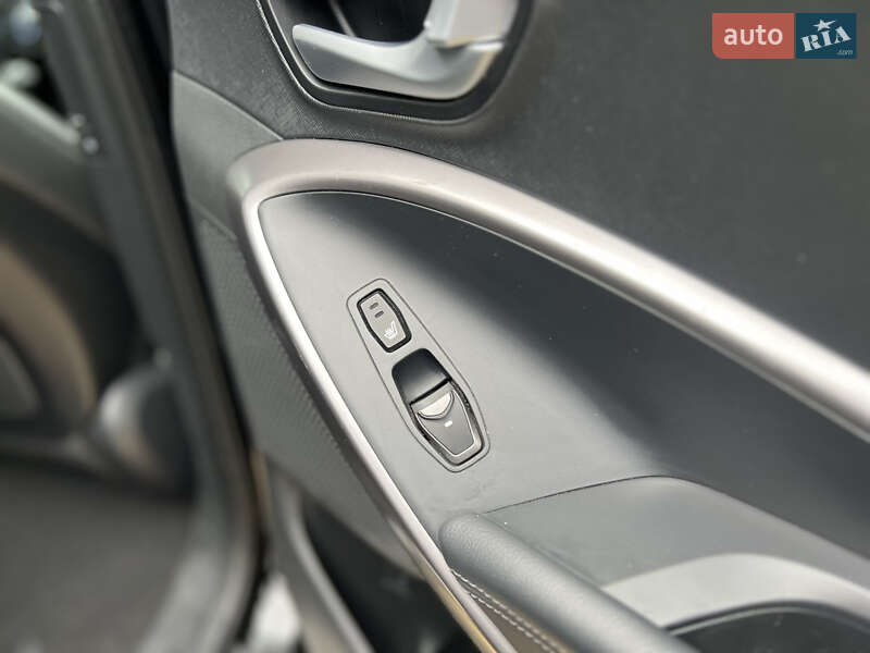 Внедорожник / Кроссовер Hyundai Santa FE 2015 в Львове фото 24 Внедорожник / Кроссовер Hyundai Santa FE 2015 в Львове