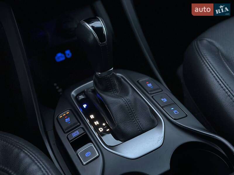 Позашляховик / Кросовер Hyundai Santa FE 2016 в Києві