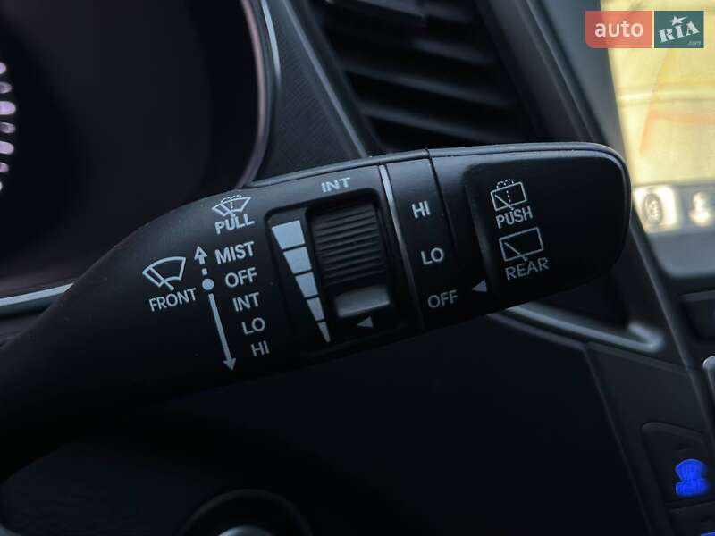 Позашляховик / Кросовер Hyundai Santa FE 2016 в Києві