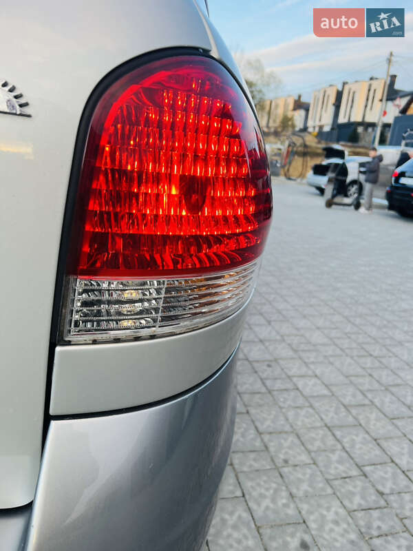 Внедорожник / Кроссовер Hyundai Santa FE 2005 в Львове