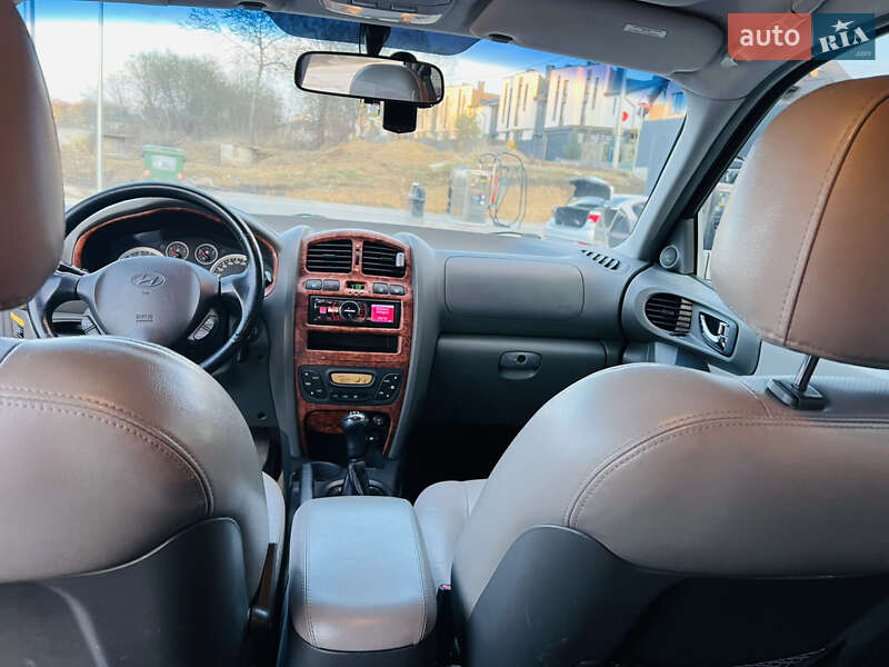 Внедорожник / Кроссовер Hyundai Santa FE 2005 в Львове