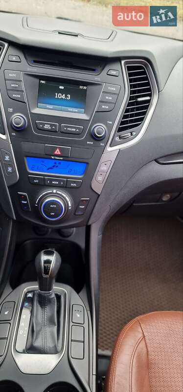 Внедорожник / Кроссовер Hyundai Santa FE 2014 в Киеве