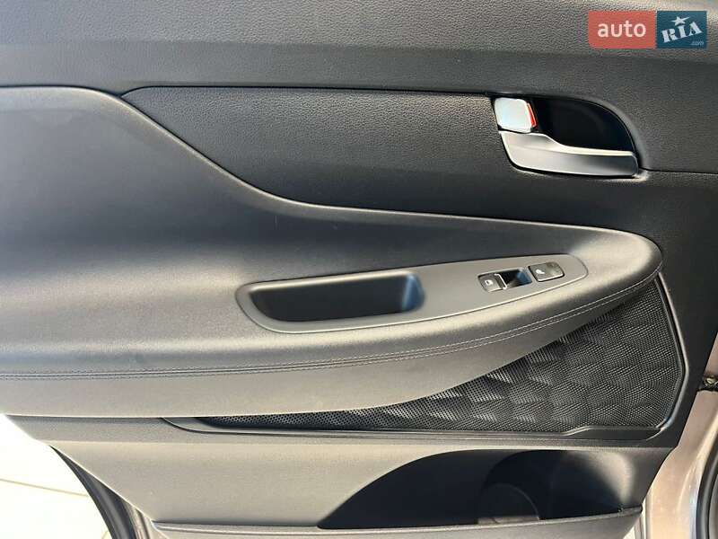 Внедорожник / Кроссовер Hyundai Santa FE 2019 в Одессе