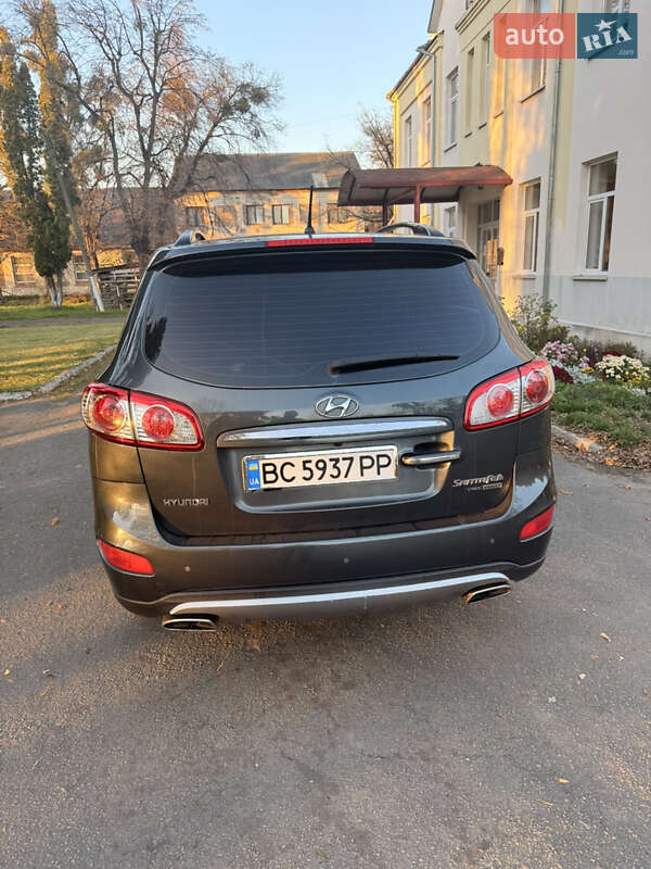 Позашляховик / Кросовер Hyundai Santa FE 2011 в Львові