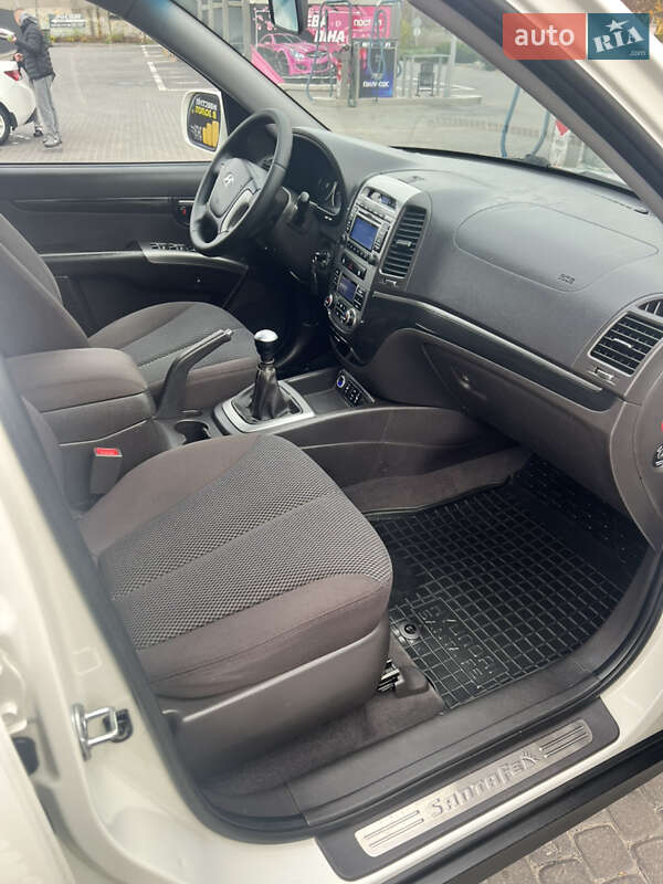 Позашляховик / Кросовер Hyundai Santa FE 2011 в Дніпрі