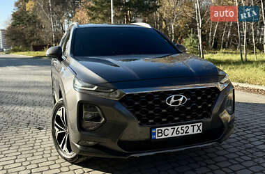 Внедорожник / Кроссовер Hyundai Santa FE 2018 в Новояворовске