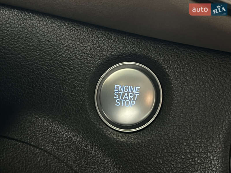 Внедорожник / Кроссовер Hyundai Santa FE 2018 в Одессе