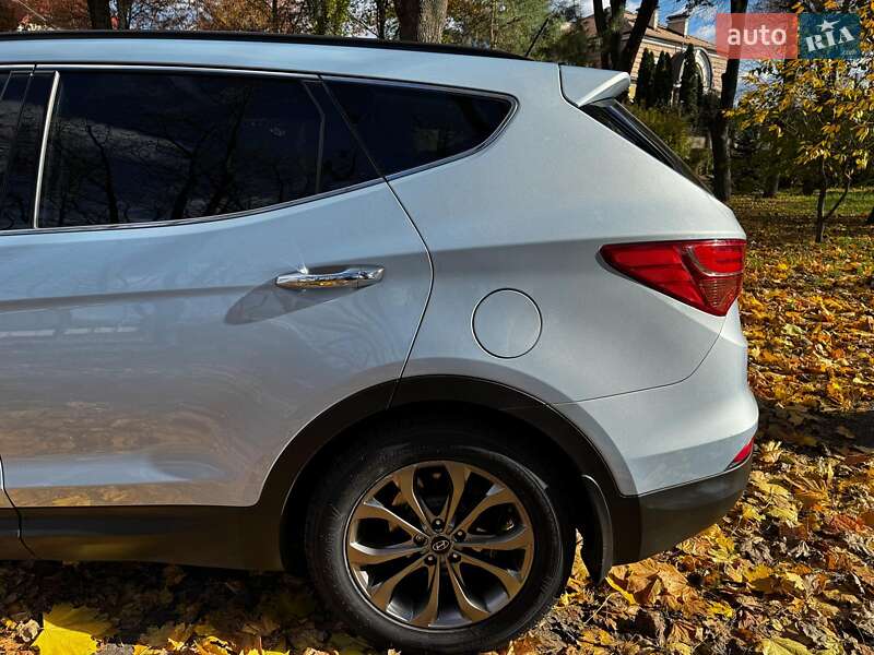 Внедорожник / Кроссовер Hyundai Santa FE 2014 в Киеве