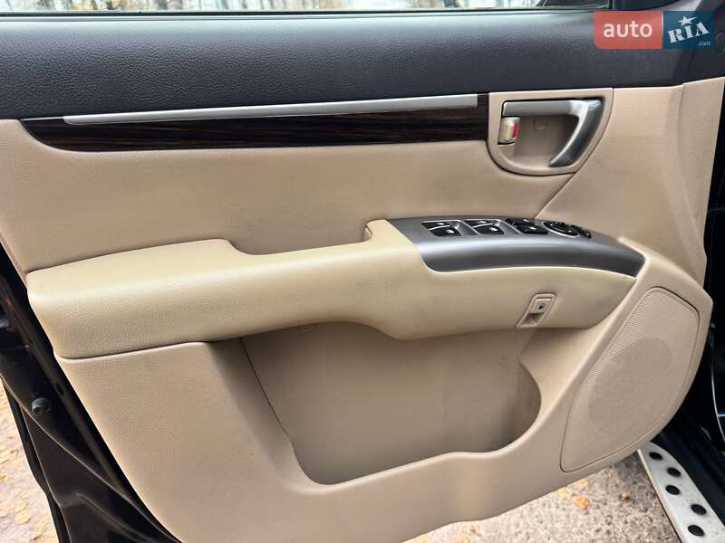 Позашляховик / Кросовер Hyundai Santa FE 2011 в Охтирці