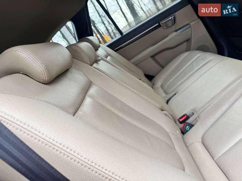 Позашляховик / Кросовер Hyundai Santa FE 2011 в Охтирці