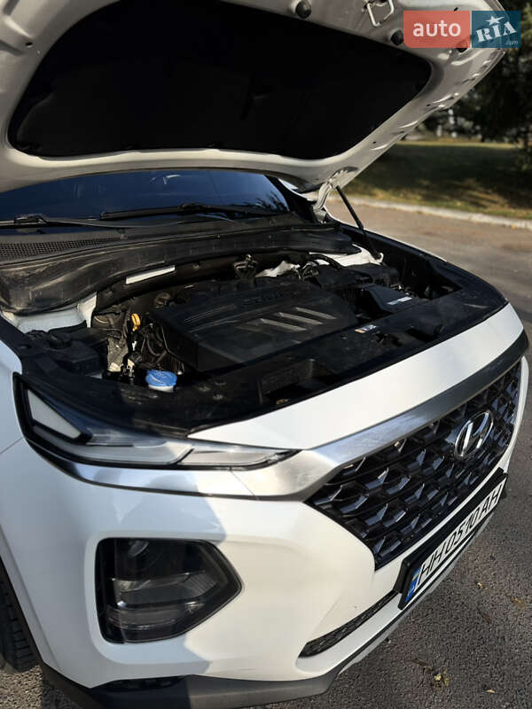 Внедорожник / Кроссовер Hyundai Santa FE 2019 в Краснограде