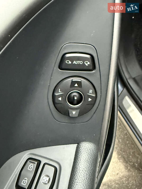 Внедорожник / Кроссовер Hyundai Santa FE 2017 в Киеве фото 53 Внедорожник / Кроссовер Hyundai Santa FE 2017 в Киеве