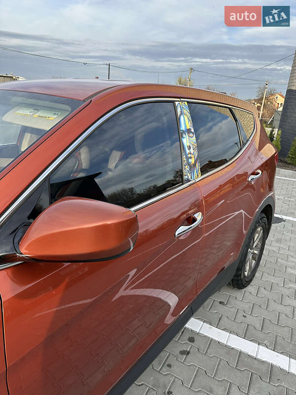 Внедорожник / Кроссовер Hyundai Santa FE 2014 в Дубно