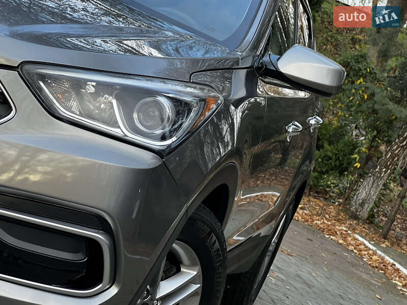 Внедорожник / Кроссовер Hyundai Santa FE 2016 в Дрогобыче