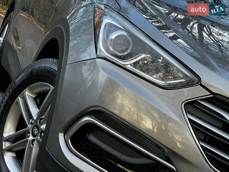 Внедорожник / Кроссовер Hyundai Santa FE 2016 в Дрогобыче
