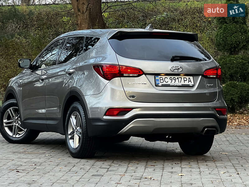 Внедорожник / Кроссовер Hyundai Santa FE 2016 в Дрогобыче