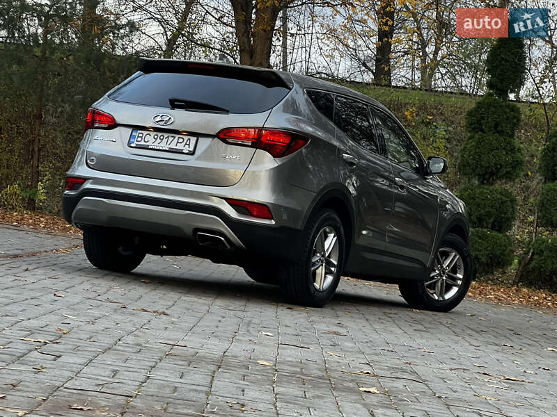 Внедорожник / Кроссовер Hyundai Santa FE 2016 в Дрогобыче