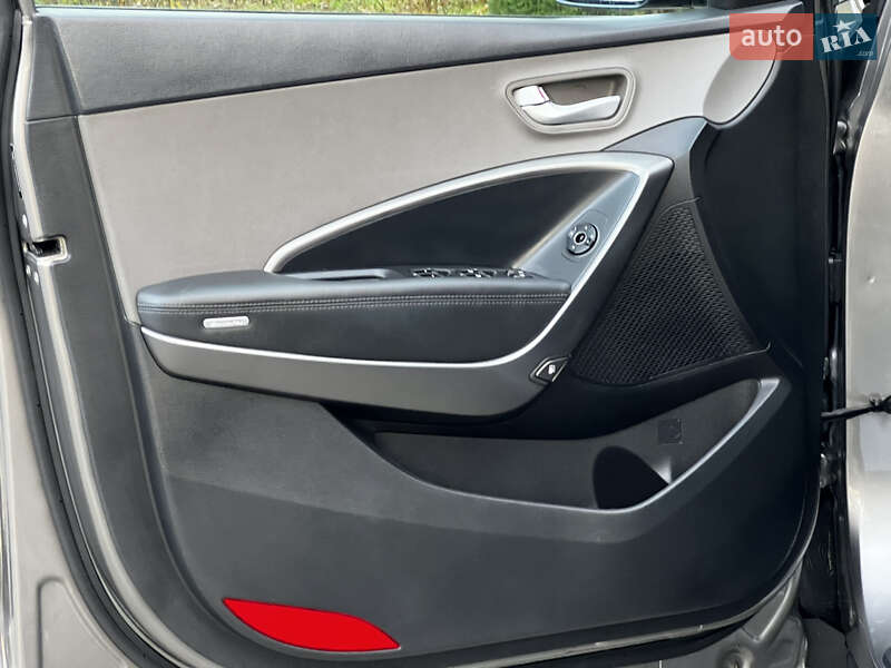 Внедорожник / Кроссовер Hyundai Santa FE 2016 в Дрогобыче