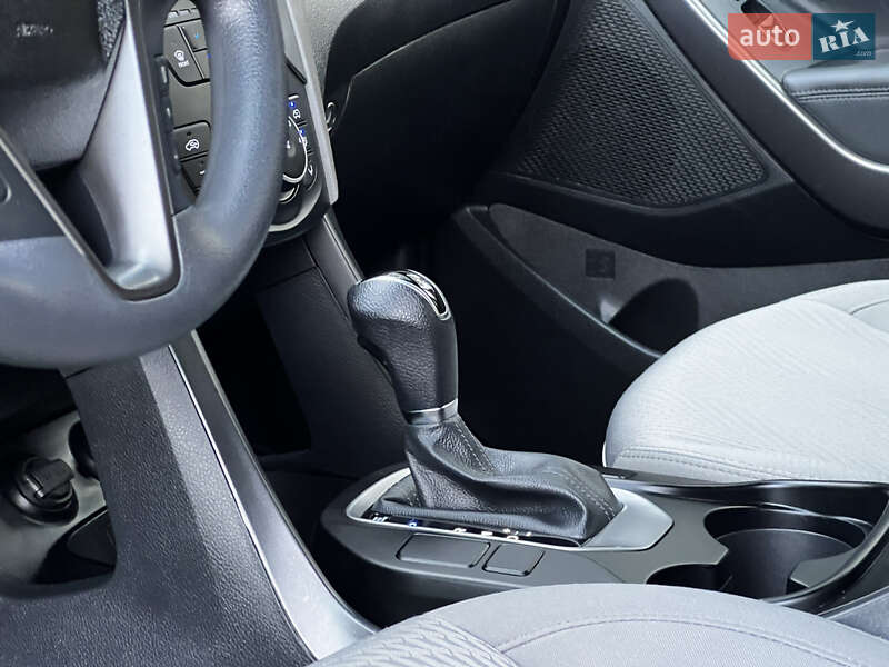 Внедорожник / Кроссовер Hyundai Santa FE 2016 в Дрогобыче