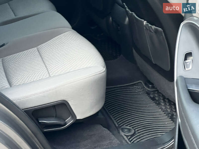 Внедорожник / Кроссовер Hyundai Santa FE 2016 в Дрогобыче