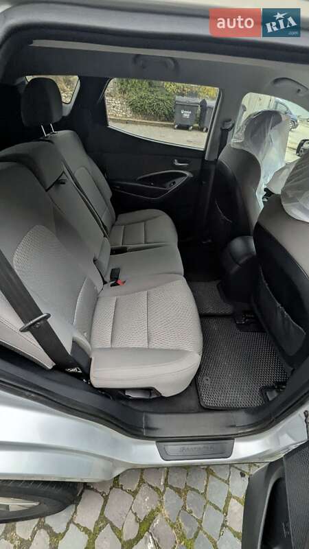Внедорожник / Кроссовер Hyundai Santa FE 2015 в Тернополе фото 15 Внедорожник / Кроссовер Hyundai Santa FE 2015 в Тернополе