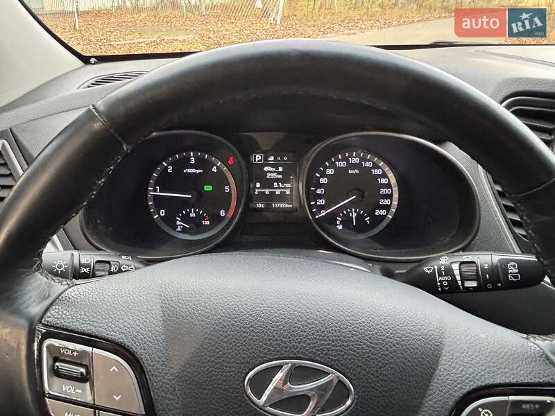 Внедорожник / Кроссовер Hyundai Santa FE 2016 в Киеве