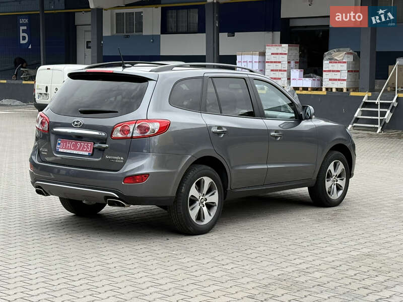Внедорожник / Кроссовер Hyundai Santa FE 2012 в Ровно