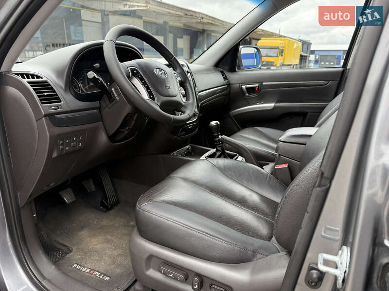 Внедорожник / Кроссовер Hyundai Santa FE 2012 в Ровно
