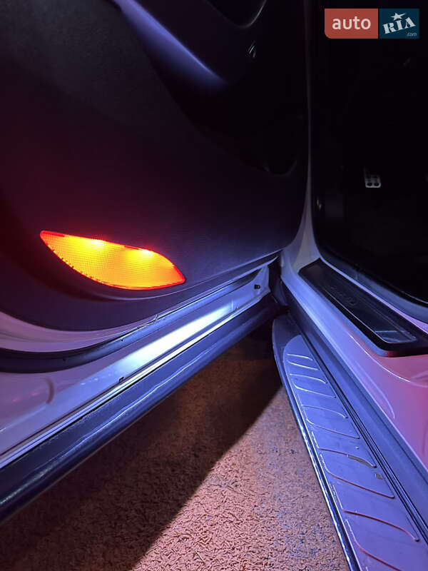 Внедорожник / Кроссовер Hyundai Santa FE 2014 в Фастове