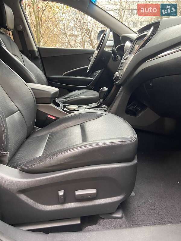 Позашляховик / Кросовер Hyundai Santa FE 2012 в Києві