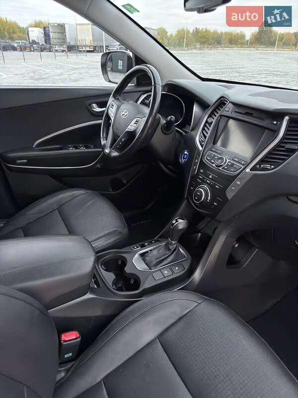 Внедорожник / Кроссовер Hyundai Santa FE 2013 в Дубно