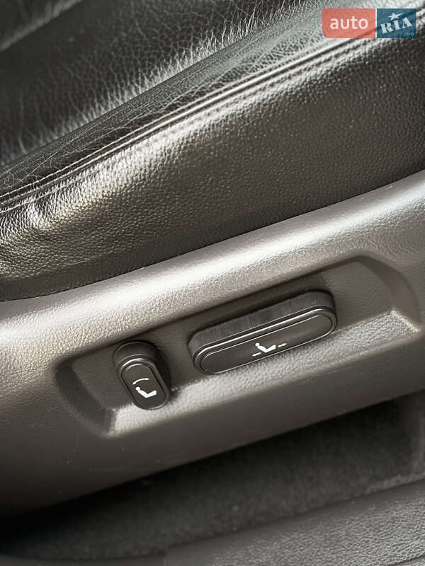 Внедорожник / Кроссовер Hyundai Santa FE 2011 в Николаеве