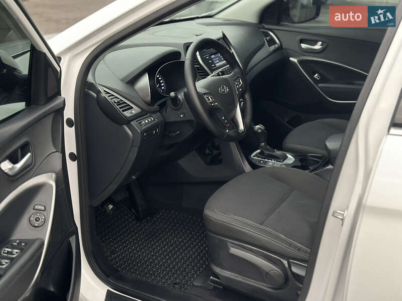 Внедорожник / Кроссовер Hyundai Santa FE 2017 в Киеве фото 29 Внедорожник / Кроссовер Hyundai Santa FE 2017 в Киеве