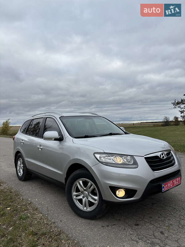 Позашляховик / Кросовер Hyundai Santa FE 2010 в Сарнах