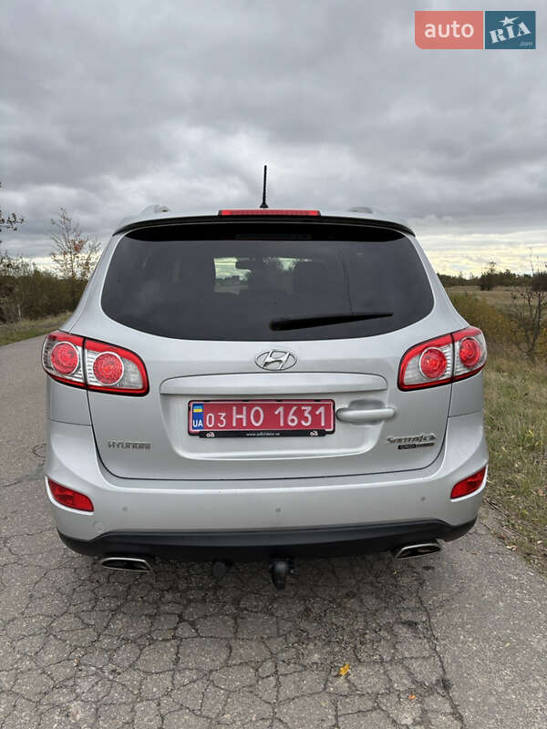 Позашляховик / Кросовер Hyundai Santa FE 2010 в Сарнах