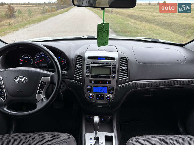 Позашляховик / Кросовер Hyundai Santa FE 2010 в Сарнах