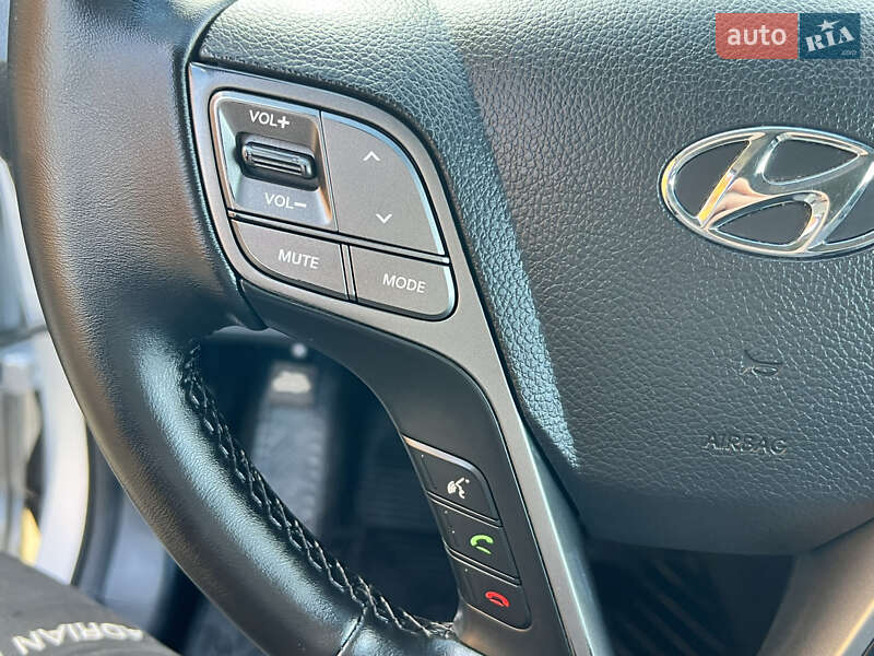 Внедорожник / Кроссовер Hyundai Santa FE 2013 в Ивано-Франковске