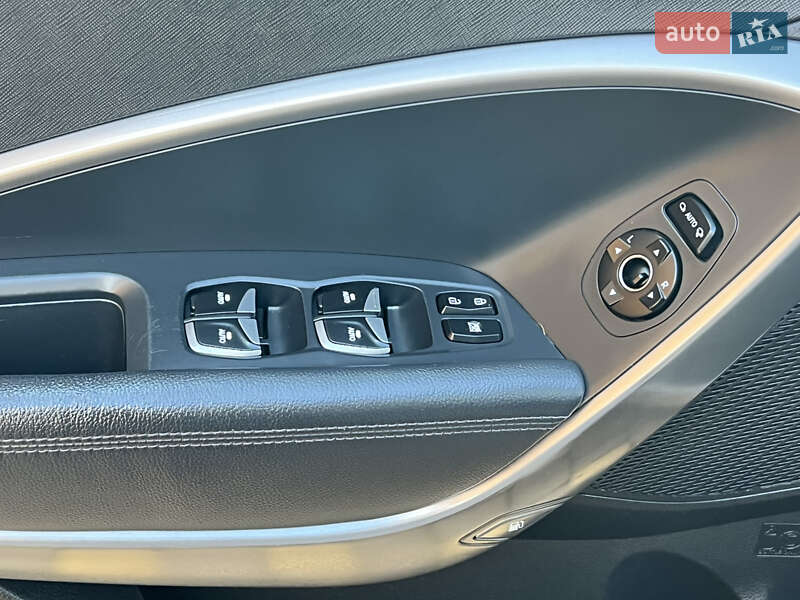 Внедорожник / Кроссовер Hyundai Santa FE 2013 в Ивано-Франковске