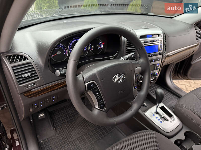 Внедорожник / Кроссовер Hyundai Santa FE 2012 в Киеве