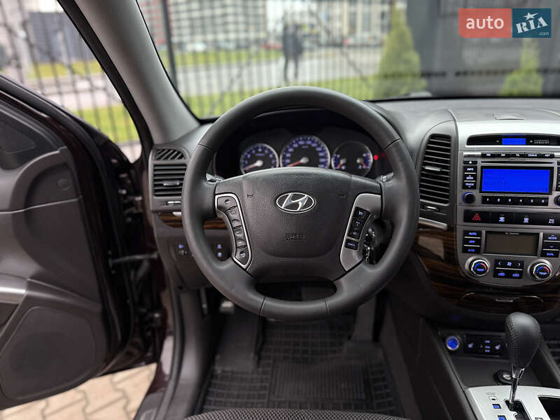 Внедорожник / Кроссовер Hyundai Santa FE 2012 в Киеве