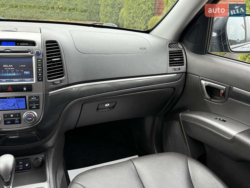 Внедорожник / Кроссовер Hyundai Santa FE 2012 в Ровно