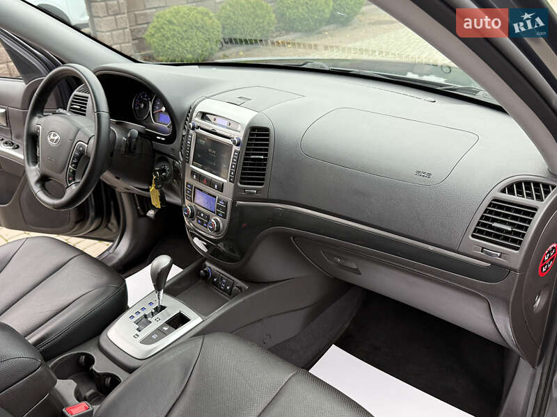 Внедорожник / Кроссовер Hyundai Santa FE 2012 в Ровно