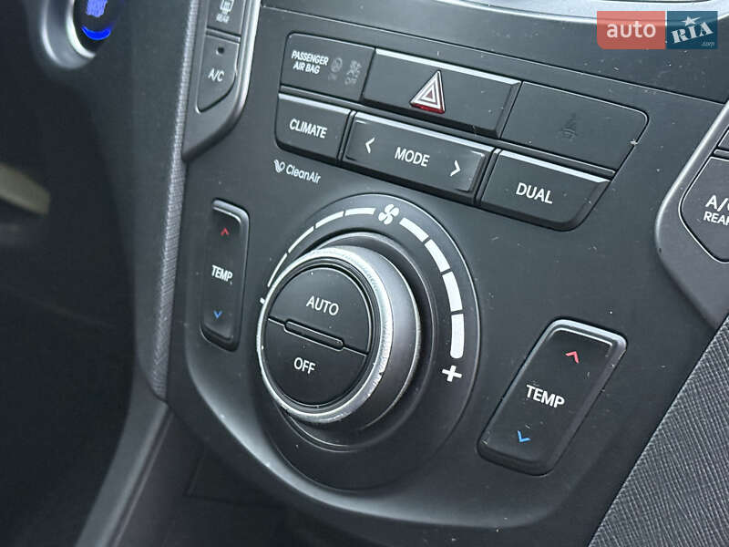 Внедорожник / Кроссовер Hyundai Santa FE 2014 в Ровно